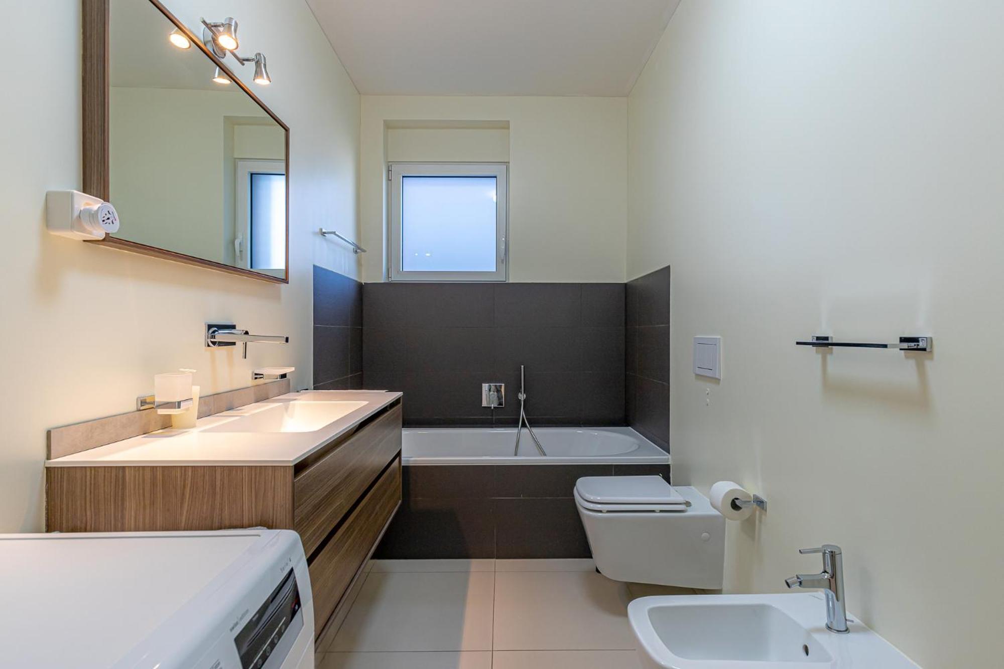 Imperial Of Lugano 3 With A Lake View Behind The Station And 10 Min From The Lake Of Lugano Exteriér fotografie